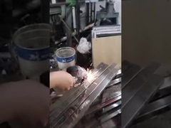 Αερο-υδατική ψύξη χειροκίνητη μηχανή συγκόλλησης λέιζερ για αυτοματοποιημένη παραγωγή