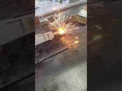 Ελαστική χειροκίνητη μηχανή συγκόλλησης με λέιζερ για μεταλλικές επιφάνειες